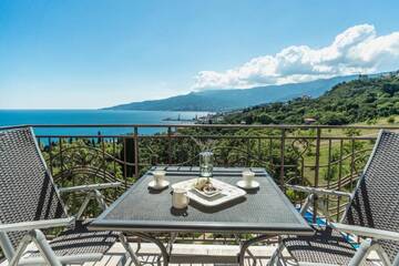 Фотографии Гостевой дом Villa Portofino Crimea г. Ялта Крым (Россия) №2 Фото Гостевой дом Villa Portofino Crimea г. Ялта 2