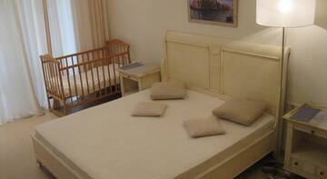 Фото номера Апартаменты - Первый этаж Апартаменты Apartment On Makarenko г. Ялта 10