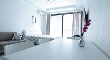 Фото номера  Апартаменты-студио Гостевой дом Apart-Hotel-Valencia г. Ялта 85