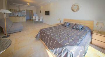 Фото номера  Апартаменты-студио Гостевой дом Apart-Hotel-Valencia г. Ялта 96