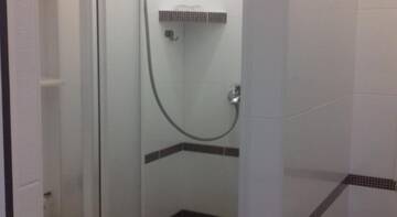 Фото номера Трехместный номер &quot;Комфорт&quot; с душем Гостиница Inzhir Guest House г. Ялта 8