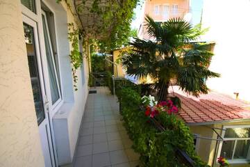 Фото номера Апартаменты-студио Апартаменты Guesthouse Dmitrieva г. Ялта 15