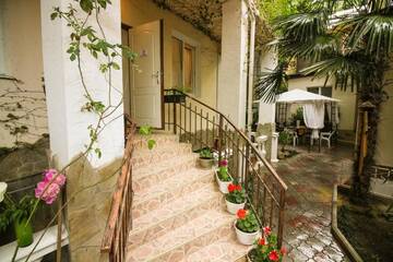 Фото номера Апартаменты с 2 спальнями Апартаменты Guesthouse Dmitrieva г. Ялта 16