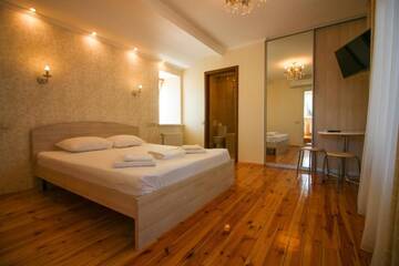 Фото номера Апартаменты с террасой Апартаменты Guesthouse Dmitrieva г. Ялта 2