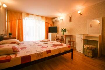 Фото номера Стандартные апартаменты Апартаменты Guesthouse Dmitrieva г. Ялта 4