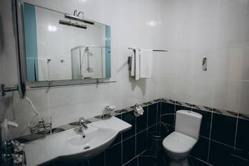 Фото номера Двухместный номер Делюкс с 1 кроватью и балконом Гостиница Мотель № 5 г. Ялта 5