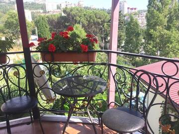 Фото номера Номер-студия с террасой Гостиница Guest House Spendiarova г. Ялта 4