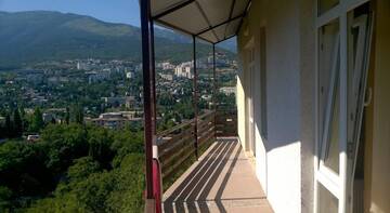 Фото номера Четырехместный номер -люкс Гостевой дом on Shelomeevskaya Yalta г. Ялта 10