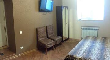 Фото номера Улучшенный четырехместный номер Гостиница Guest House On Nakhimova г. Ялта 7