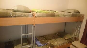 Фото номера Спальное место на двухъярусной кровати в общем номере для женщин Гостиница Barabulka г. Ялта 4