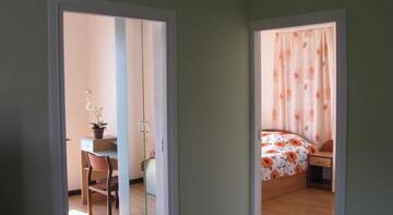Фото номера Апартаменты с 2 спальнями Гостиница Guest House na Drazhinskogo г. Ялта 7