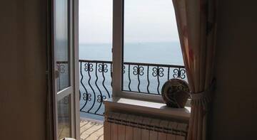 Фото номера Апартаменты с 2 спальнями Гостиница Guest House na Drazhinskogo г. Ялта 5
