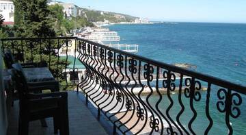 Фото номера Апартаменты с 2 спальнями Гостиница Guest House na Drazhinskogo г. Ялта 16