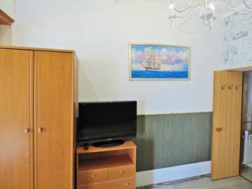Фото номера Улучшенный двухместный номер с 1 кроватью и видом на море Гостевой дом Дворик у Причала г. Ялта 5
